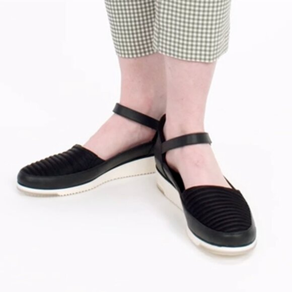 Women's Shoe's 💖 Baretraps  Harmony Slip-On  size 6 M Black Mary Jane Flats - Picture 5 of 5